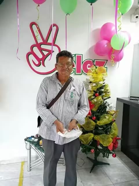 Feliz Ganador Rifas Vélez