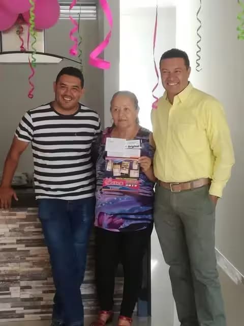 Feliz Ganador Rifas Vélez