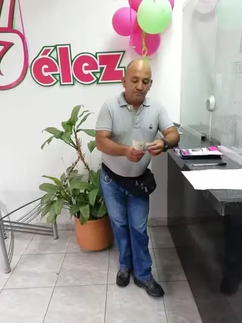 Feliz Ganador Rifas Vélez