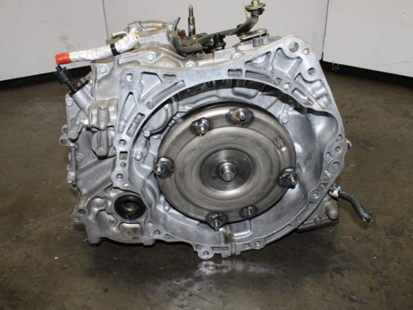Transmisión manual 1.8L 4 cilindros MR18 para Nissan Versa (2007–2012)