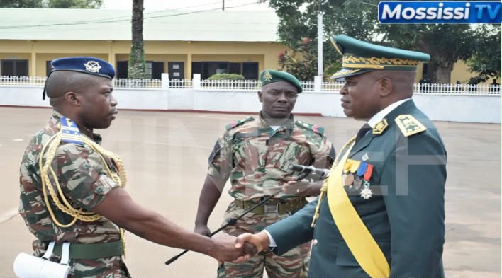CAMEROUN 🇨🇲   CÉRÉMONIE D’INSTALLATION ET PRISE DE COMMANDEMENT DU COMMANDANT DU CENTRE D’INSTRUCTION DES SPÉCIALITÉS DES ARMÉES (COMCISA).
