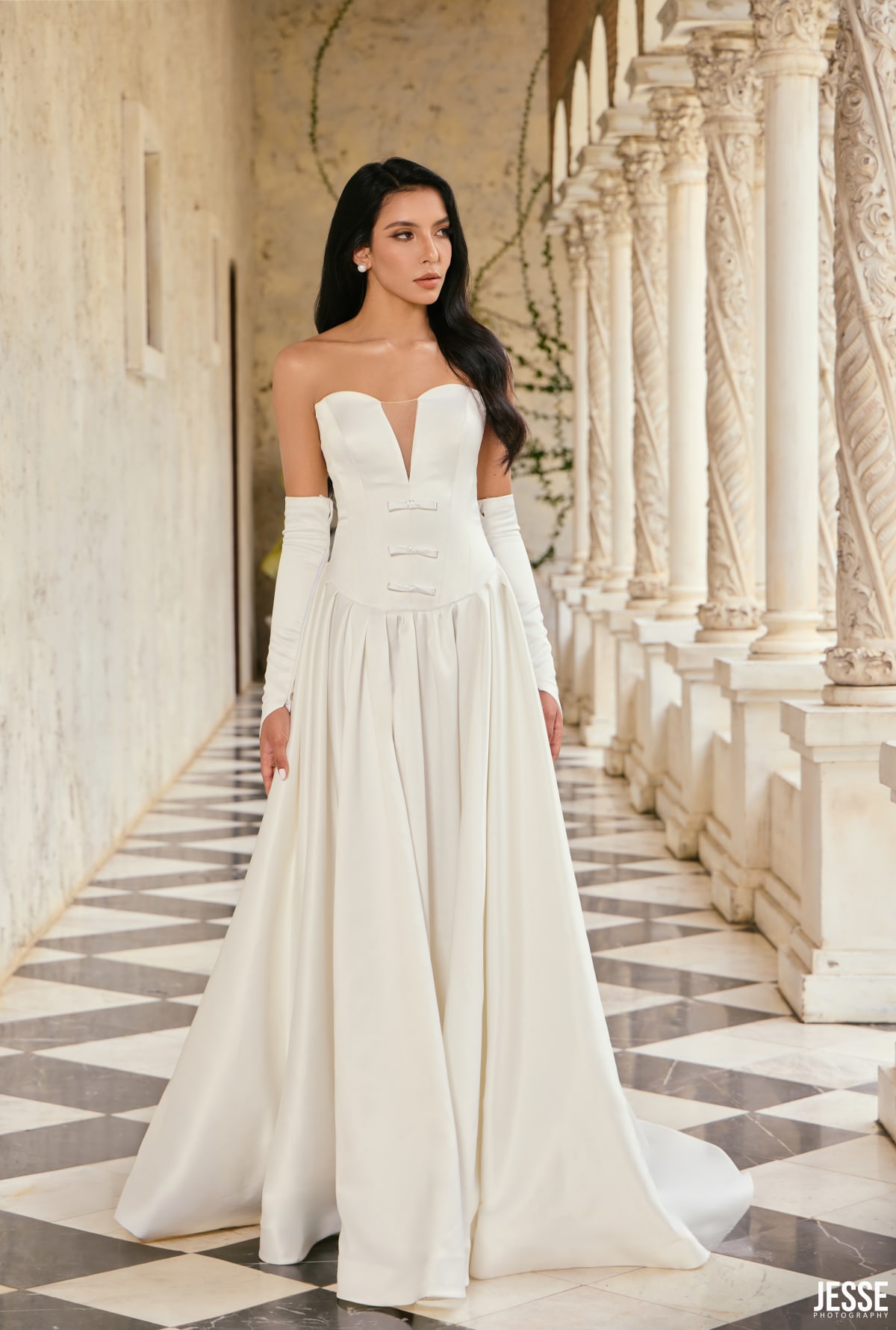 Victoria Fit-and-Flare Mermaid wedding dress - Classic fitted mermaid with dramatic flare and vintage-inspired lace