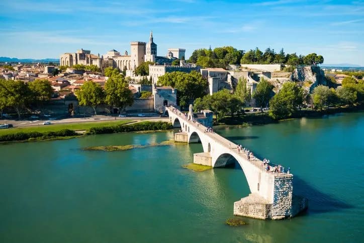 location voiture à avignon.jpg