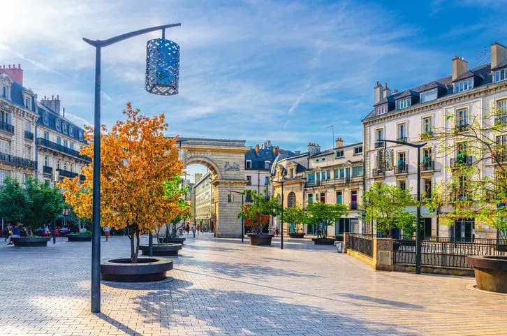 location utilitaire dijon.jpg