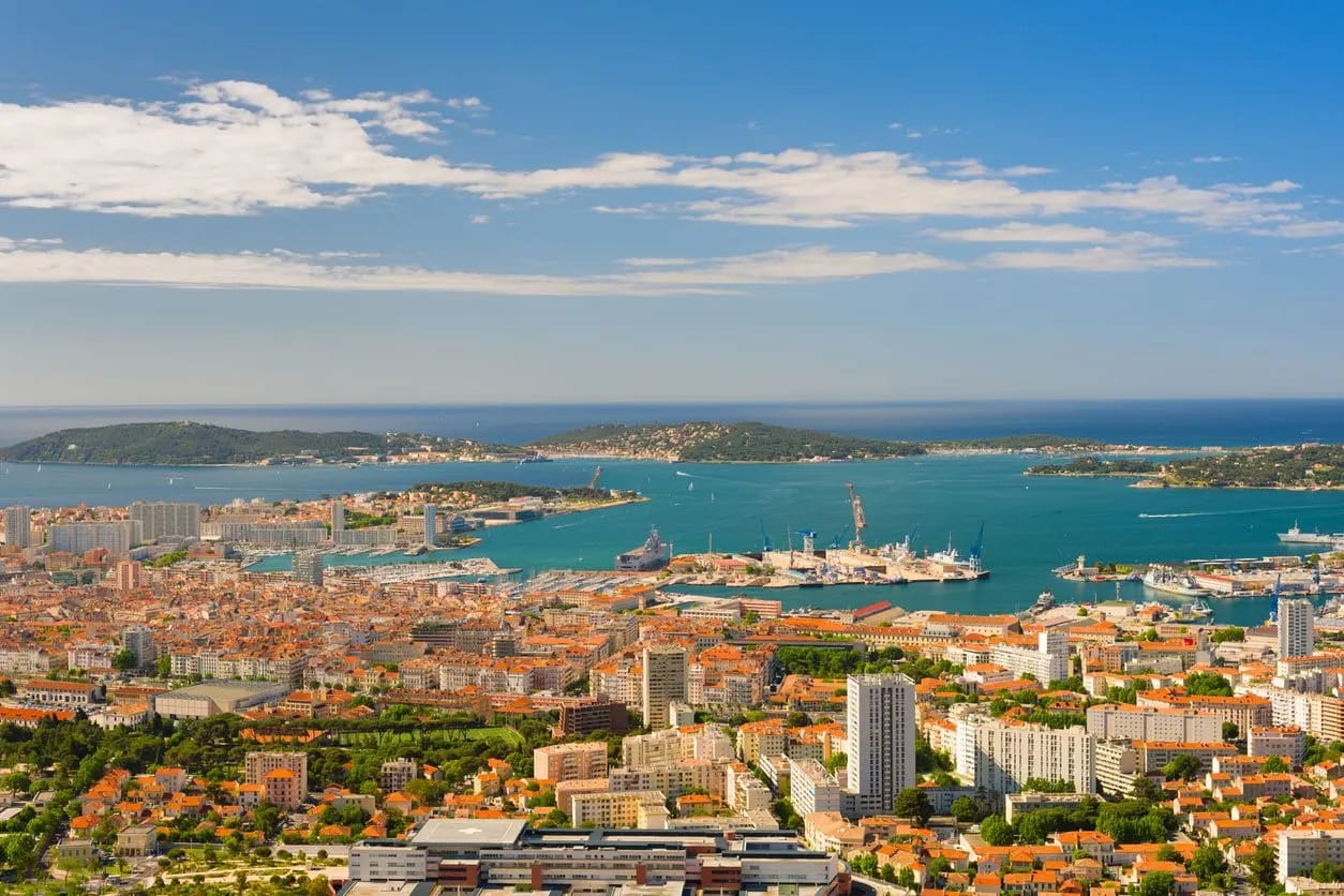 location utilitaire à toulon.jpg