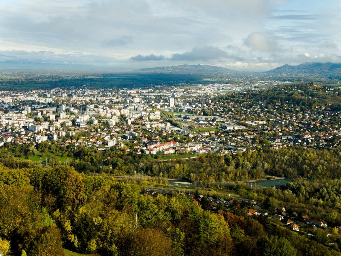 location utilitaire à annemasse.jpg