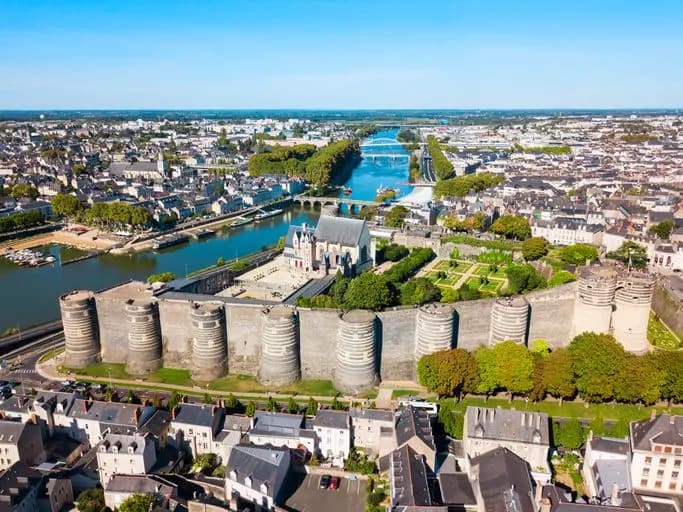 location voiture angers