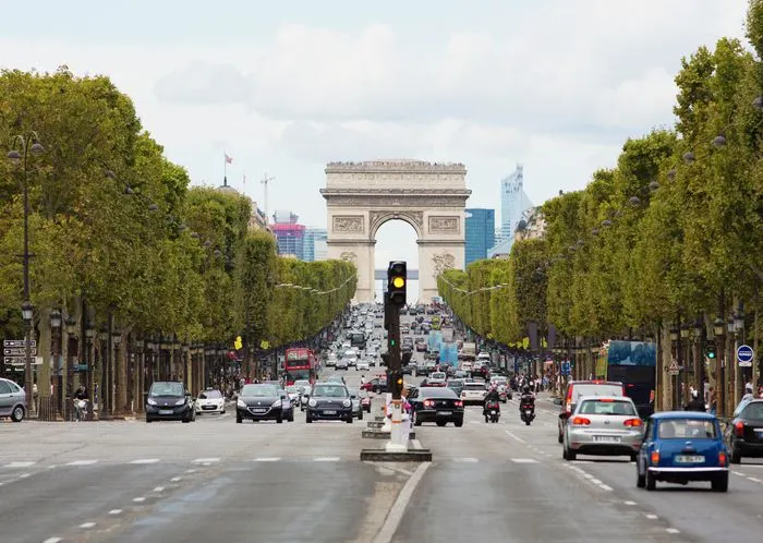 Voiture de location Paris.jpg
