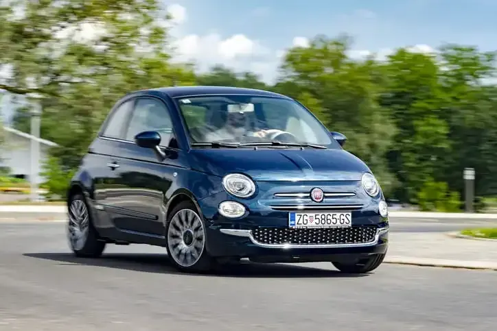 Location-Fiat-500.webp