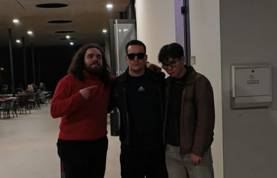 Red Feed 4