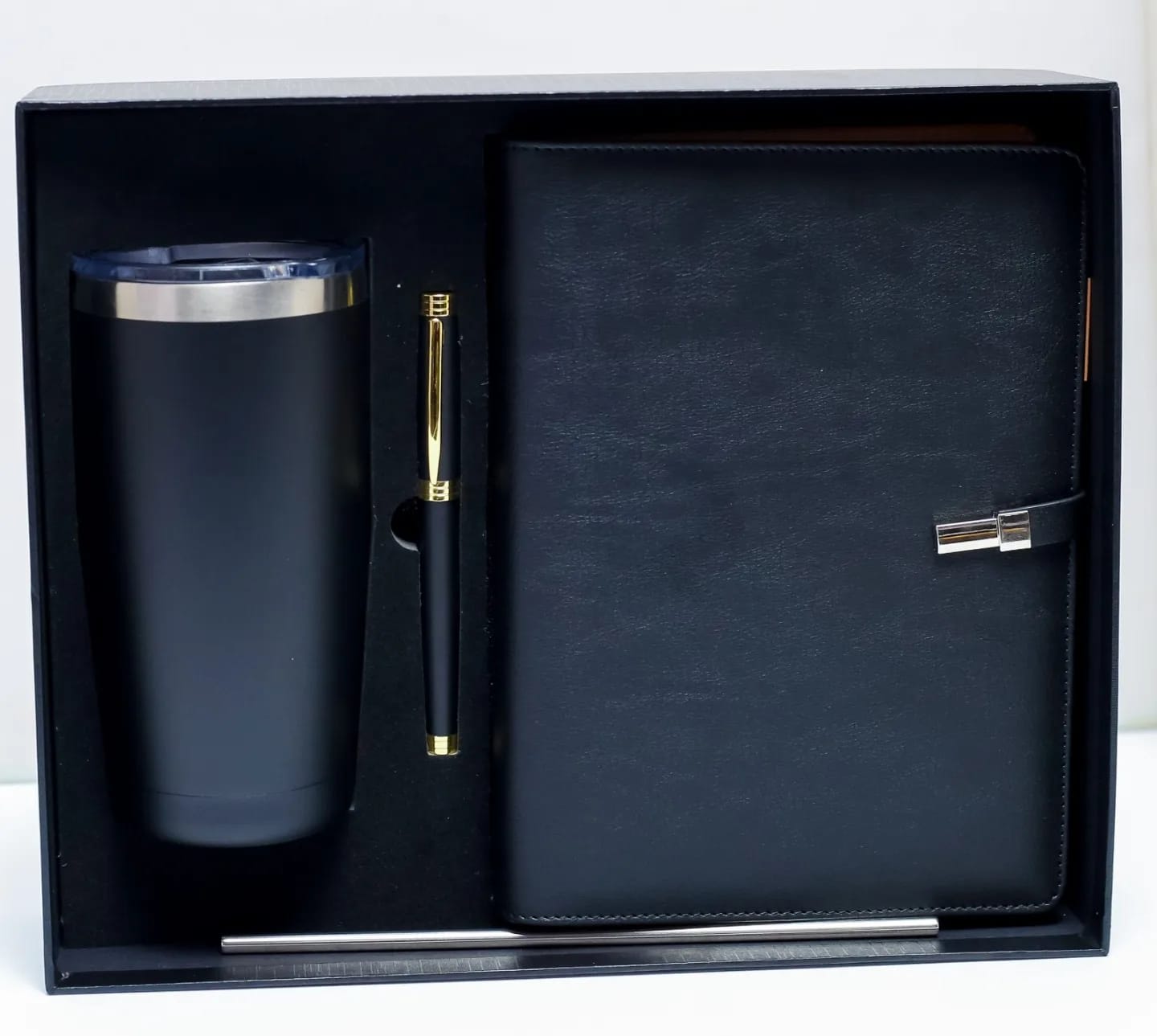 Notebook, thermal mug and pen