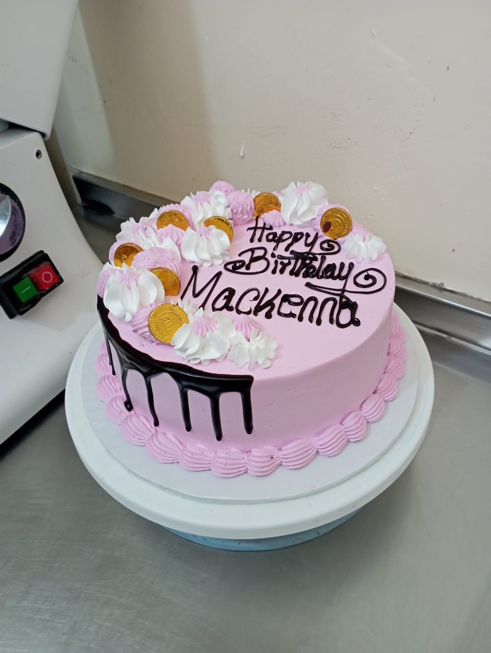 1 kg Pink Vanilla cake