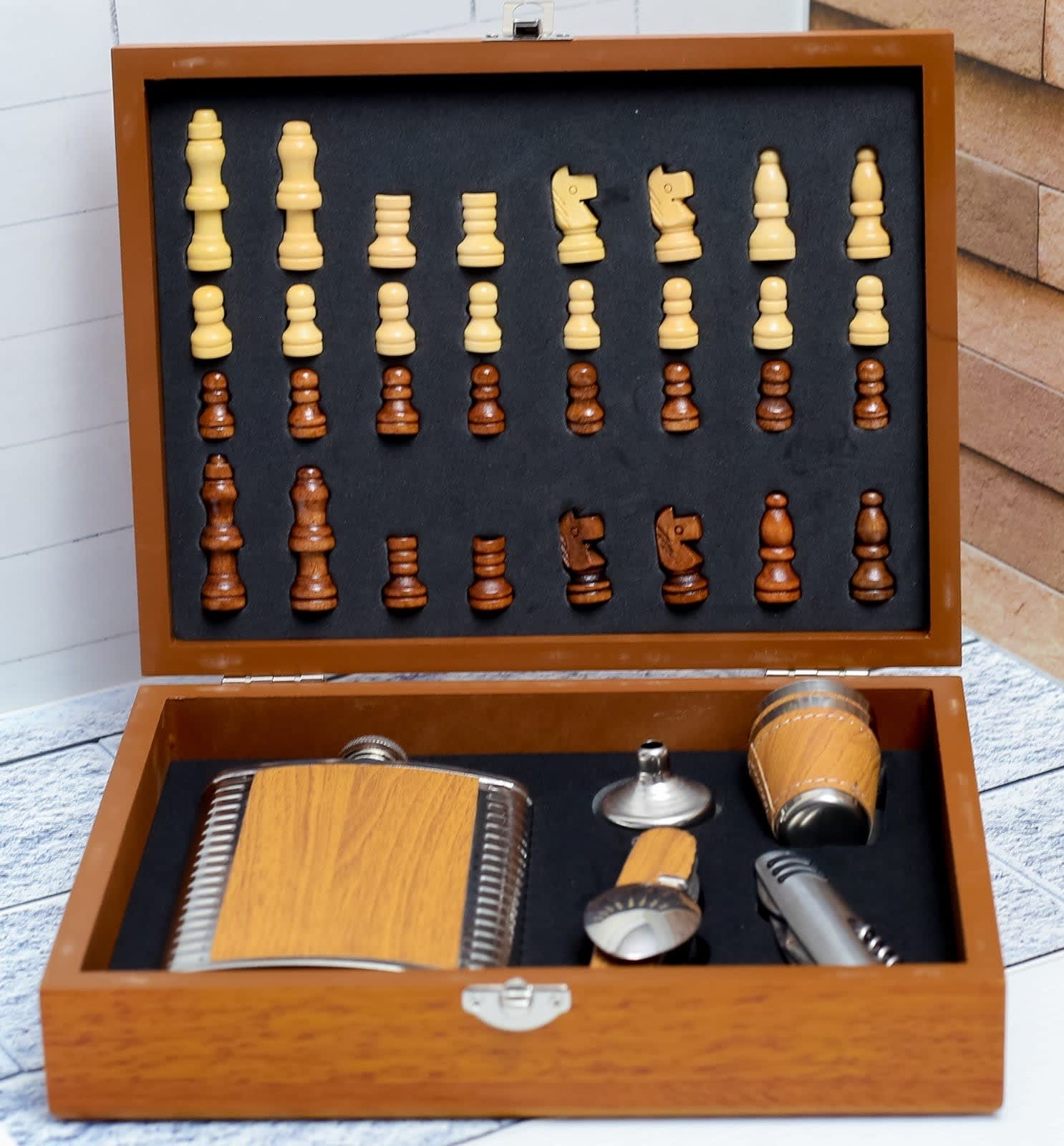 Chess hip flask - Image 2