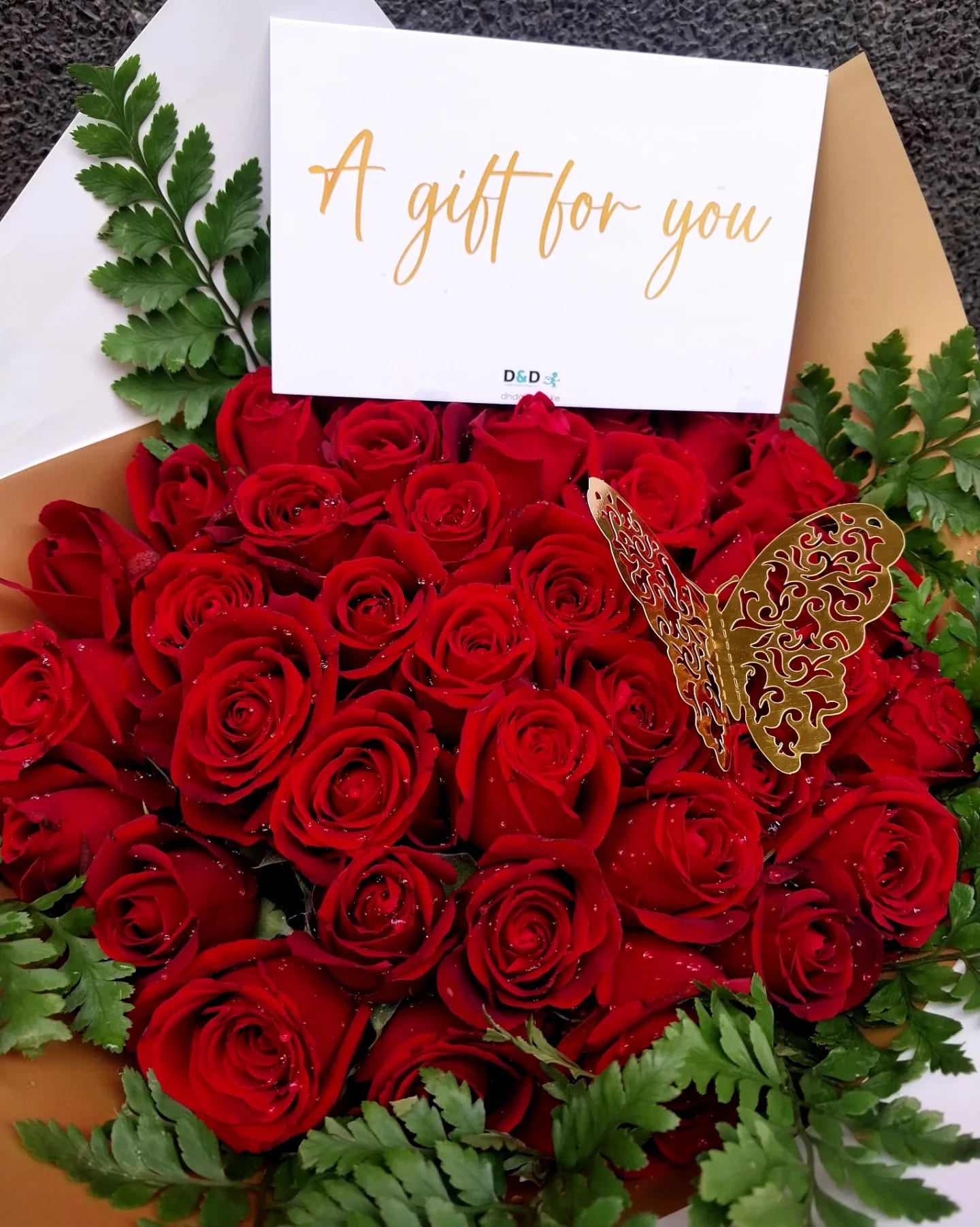Aries Bouquet, Red Roses - Image 2
