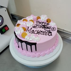 1 kg Pink Vanilla cake