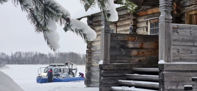 Экскурсия на остров Кижи зимой: что взять с собой и как проходит поездка по Онежскому озеру