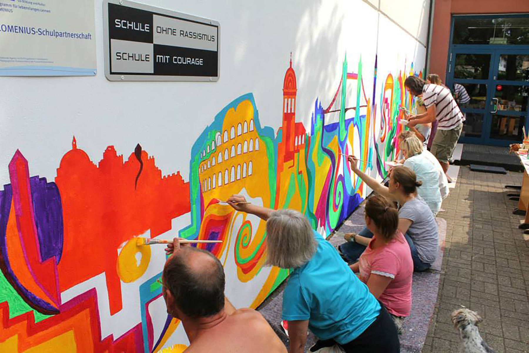 Straßenkunst und Workshop-Szene mit kreativer Gestaltung auf Veranstaltung