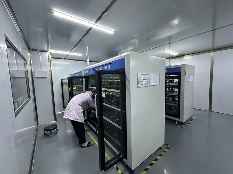 Aging and reliability testing room for product validation