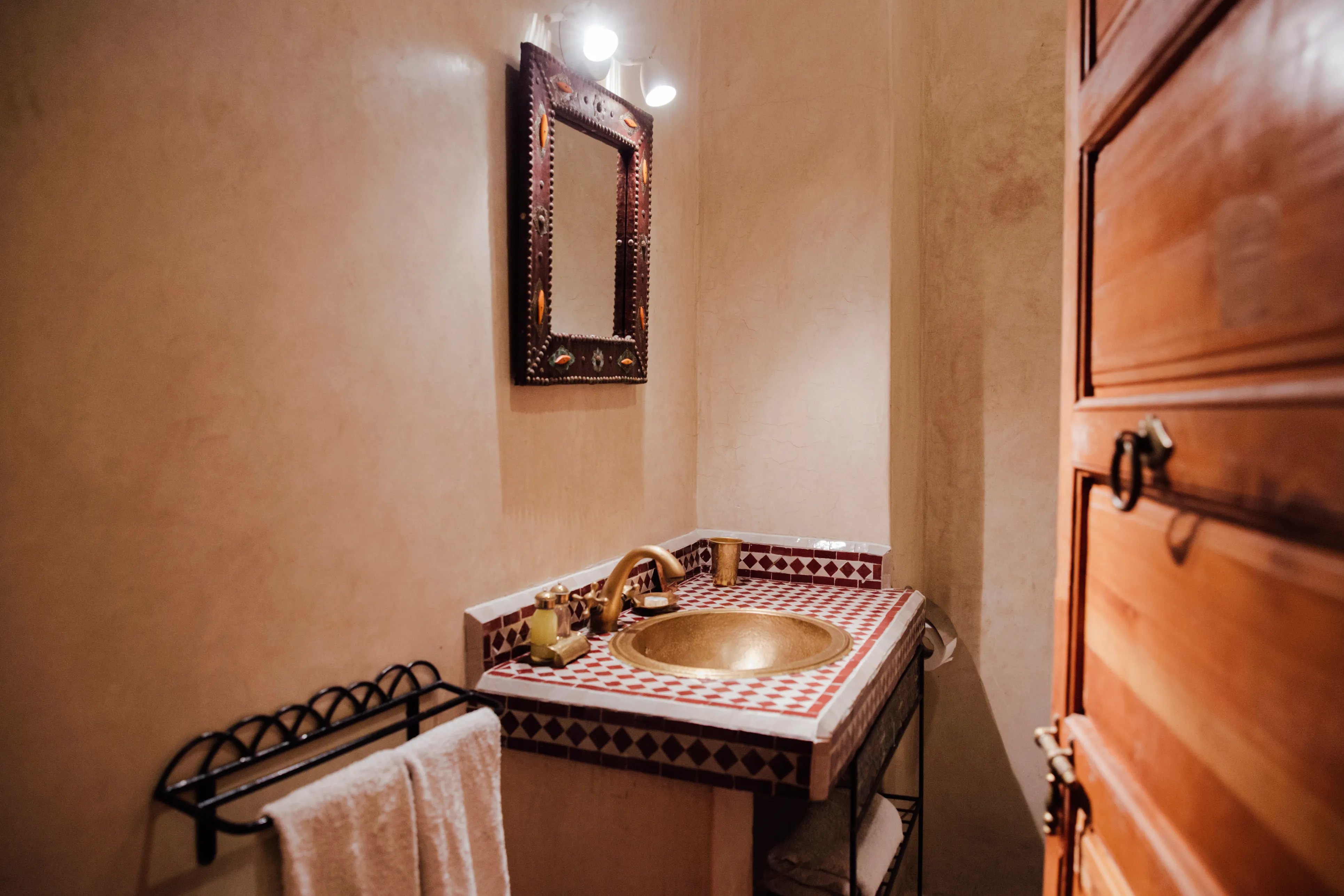 Private bathroom in Bahia room at Riad Bensaid Marrakech with traditional Moroccan-style shower