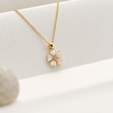 Floral Mother-of-Pearl Pendant Necklace