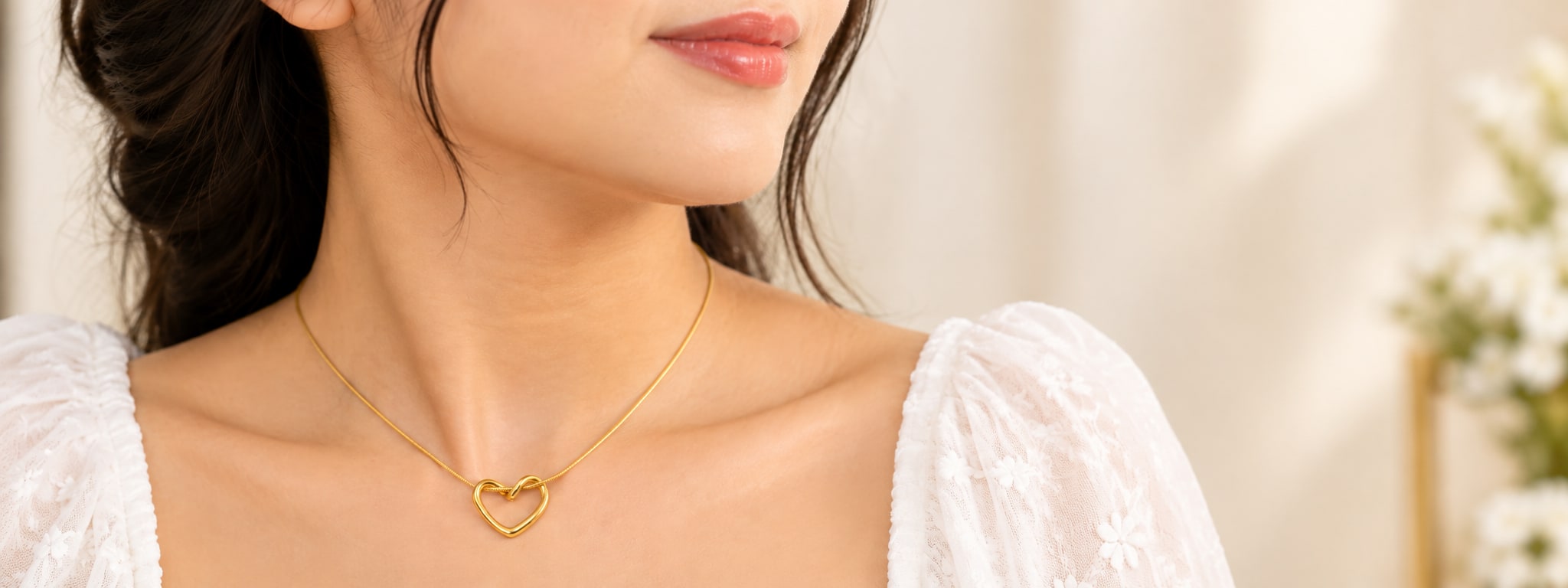 Elegant Gold Heart Twist Pendant Necklace