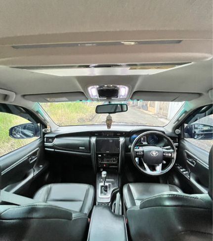 Fortuner GR 2.8 Thumbnail 2