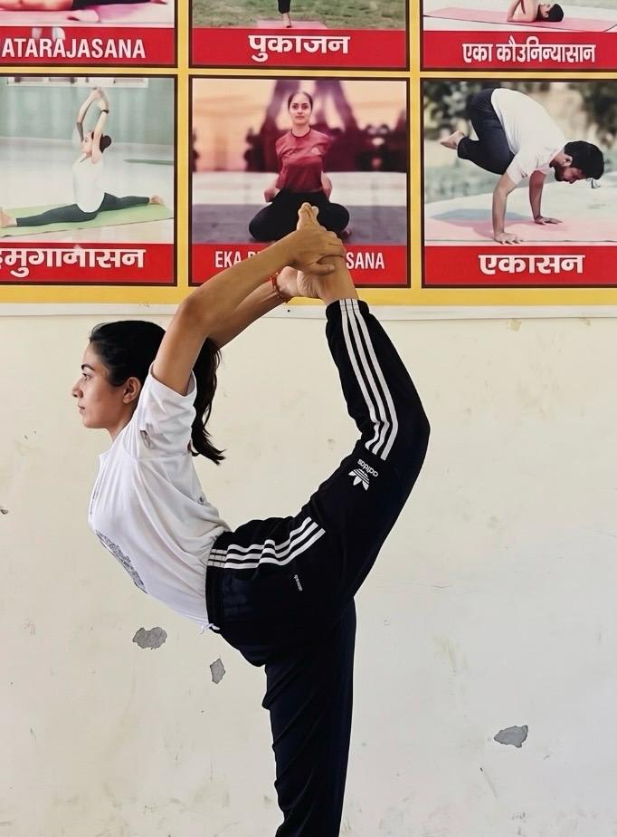 Amisha Rawat — asana 1
