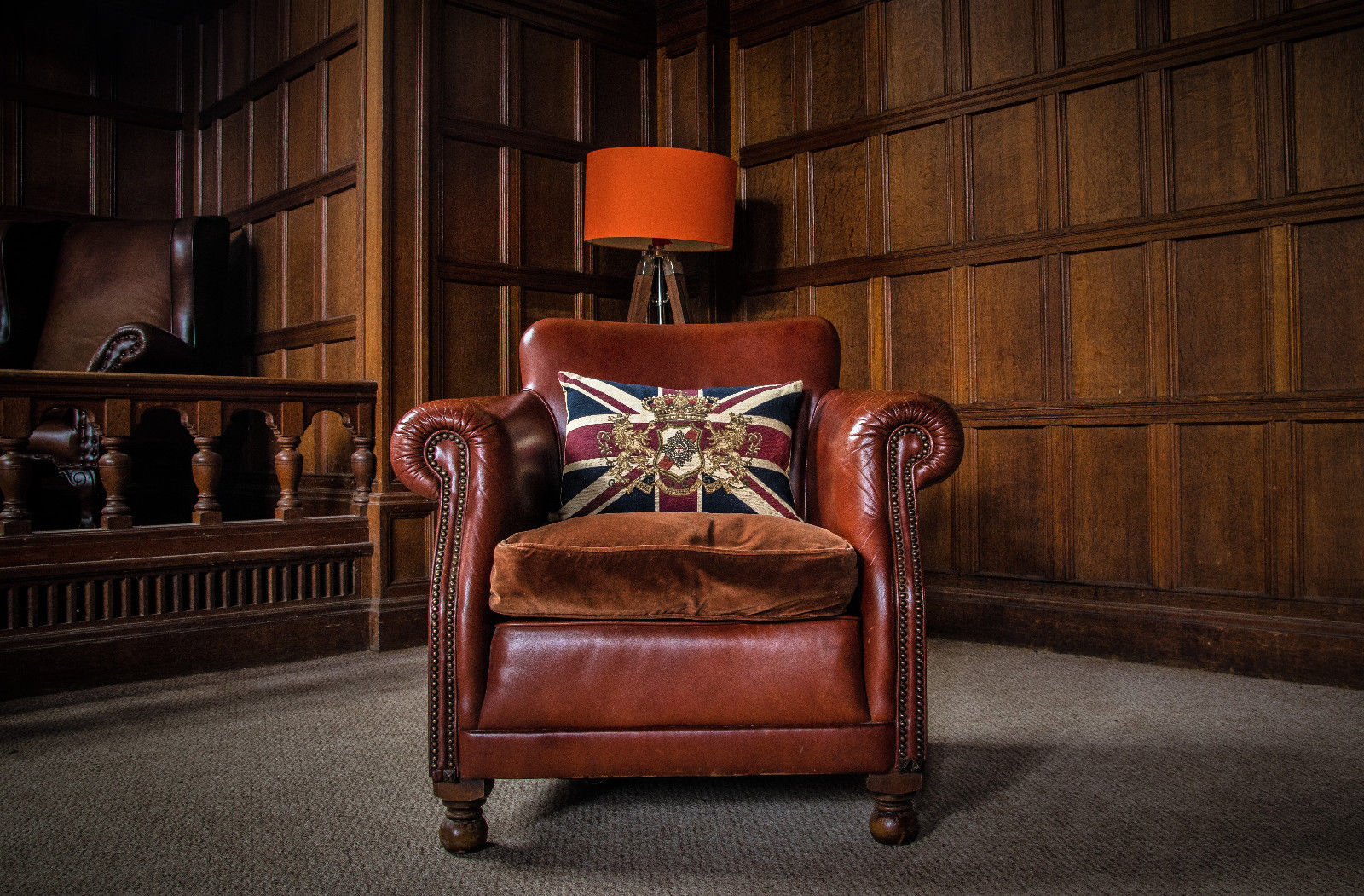 Tetrad Keats Antique Chestnut Tan Brown Leather Chesterfield Club Library Chair