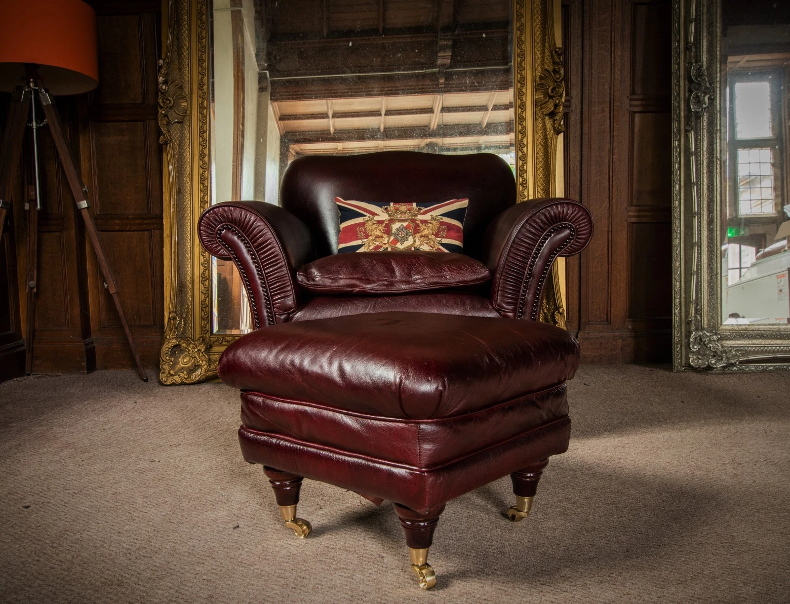 Tetrad Blenheim Antique Chestnut Tan Leather Chesterfield Club Armchair & Stool