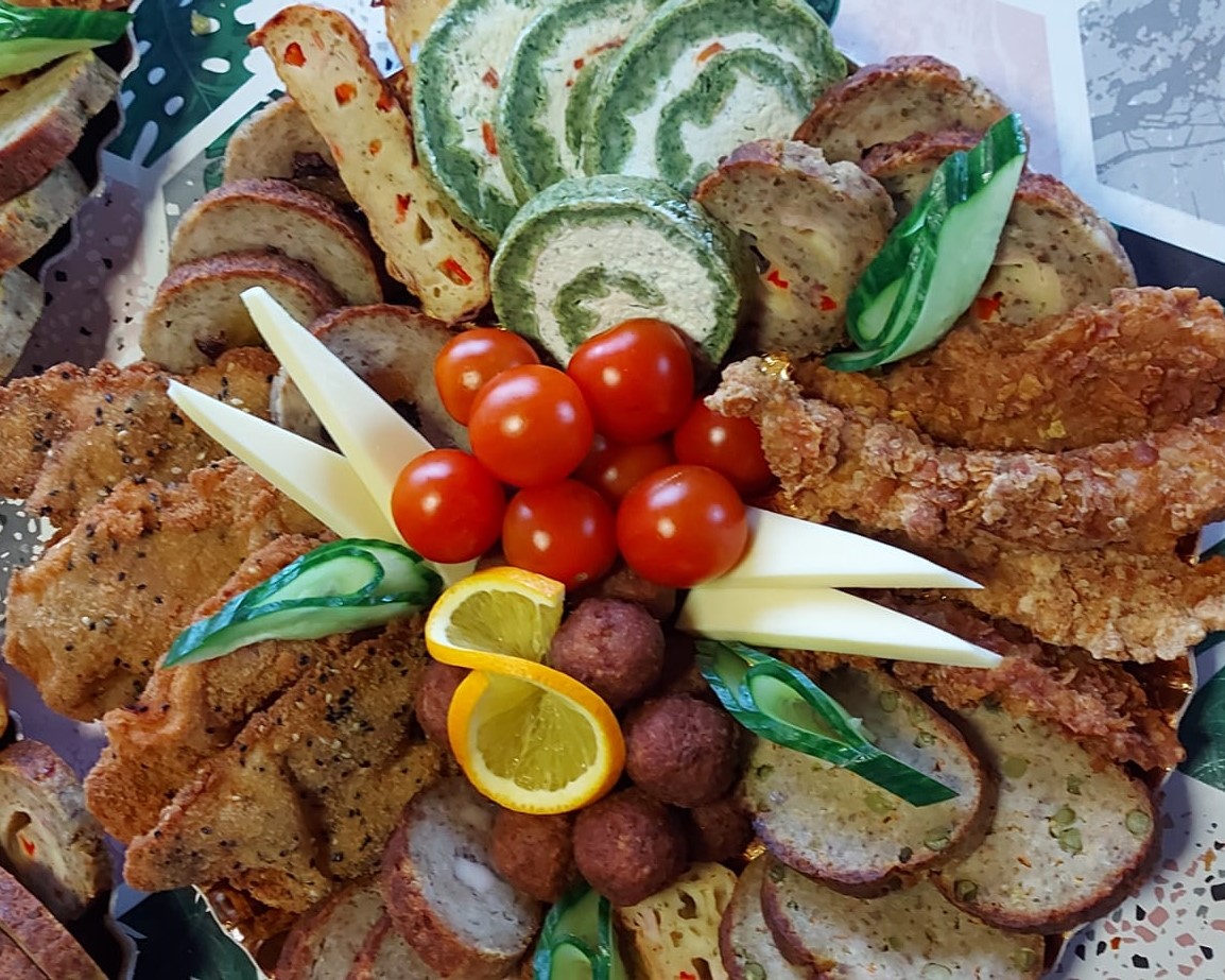 Platou Cald cu Pâine Asortată