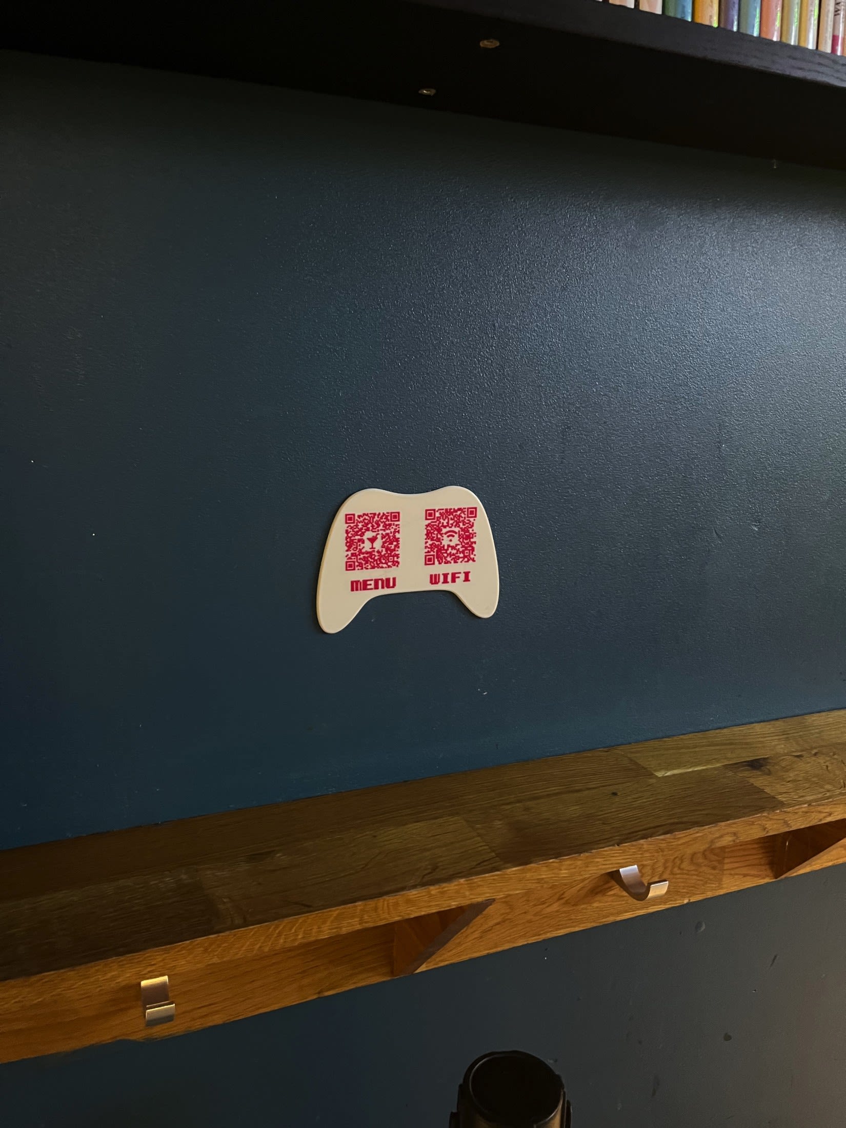 QR Code Plat - Manette & Vaisseau Spatial