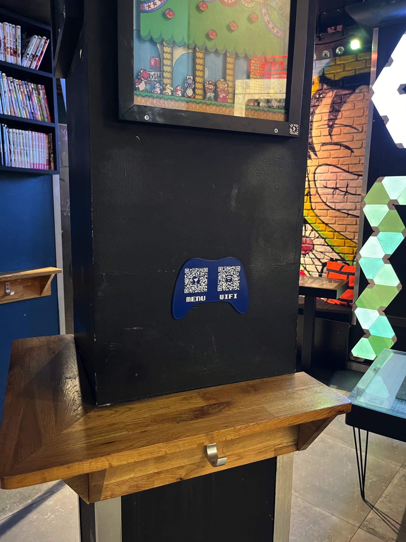 QR Code Plat - Manette & Vaisseau Spatial
