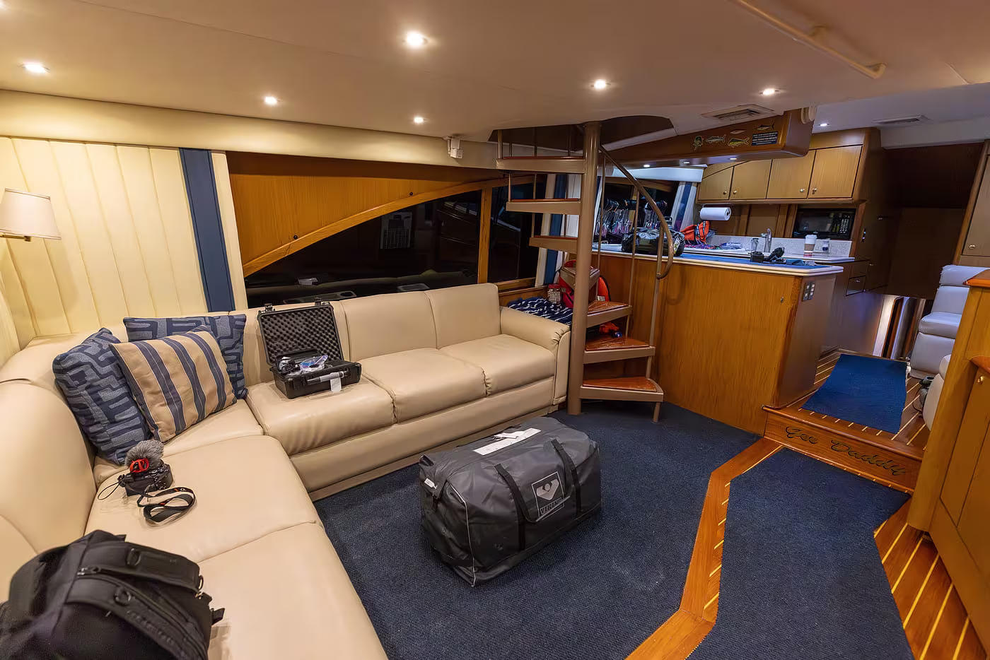 Galley & Dinette