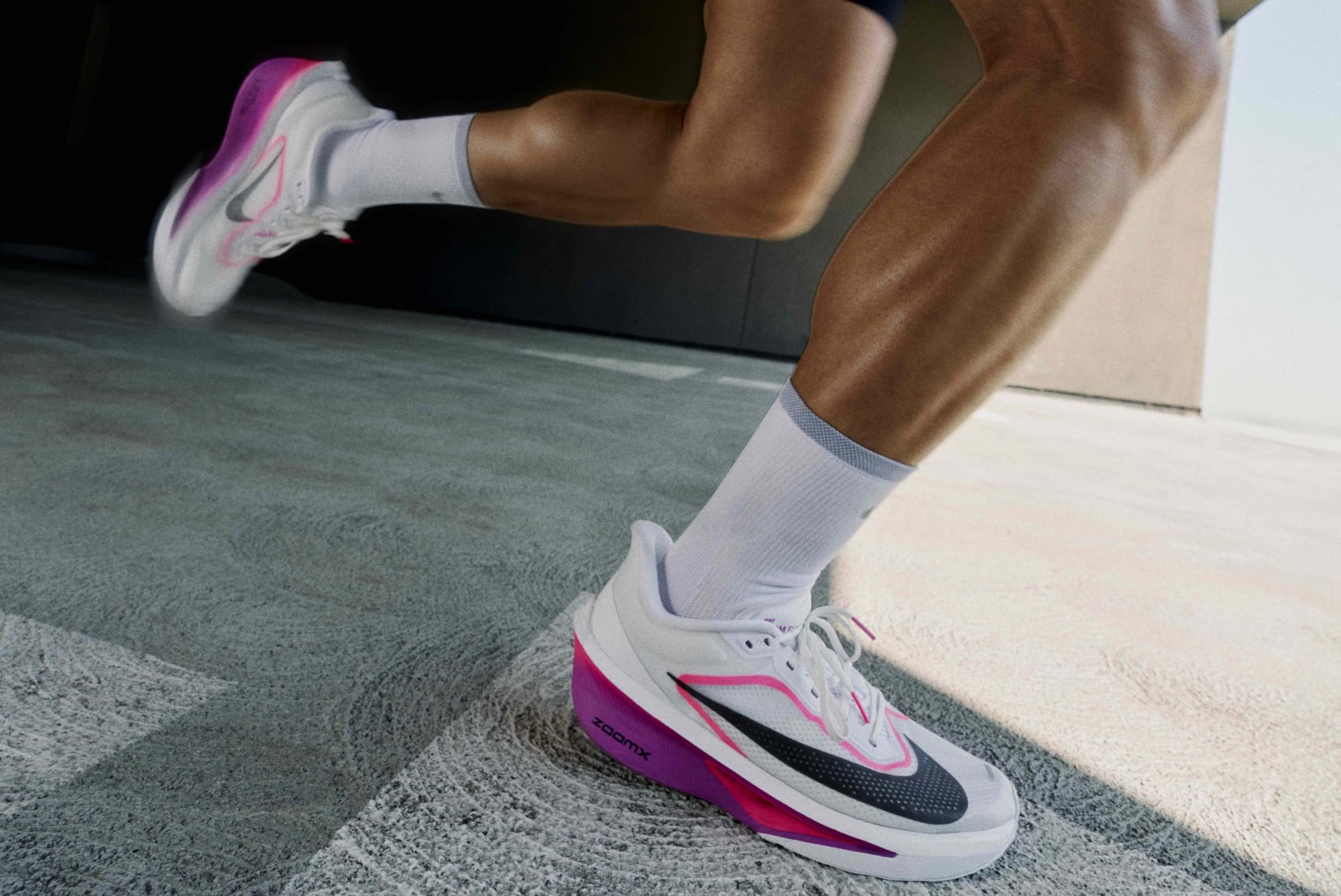 Nike zoom fly flyknit runner's world hotsell