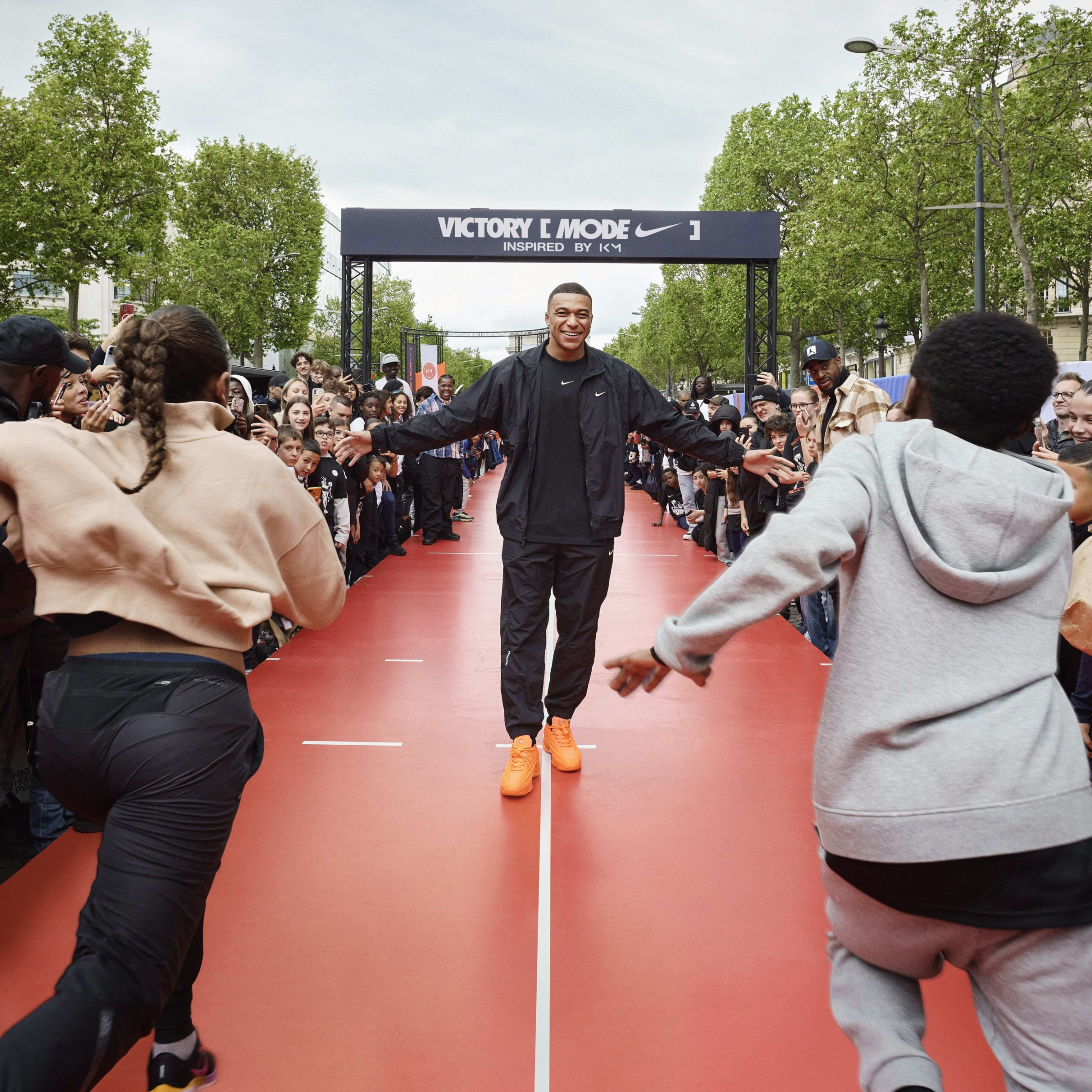 Nike sportswear mbappe on sale
