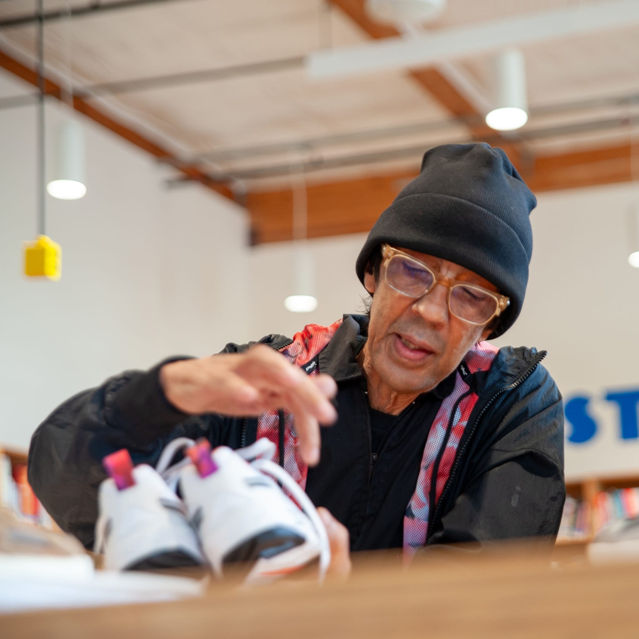 Nike futura animal claws outlet