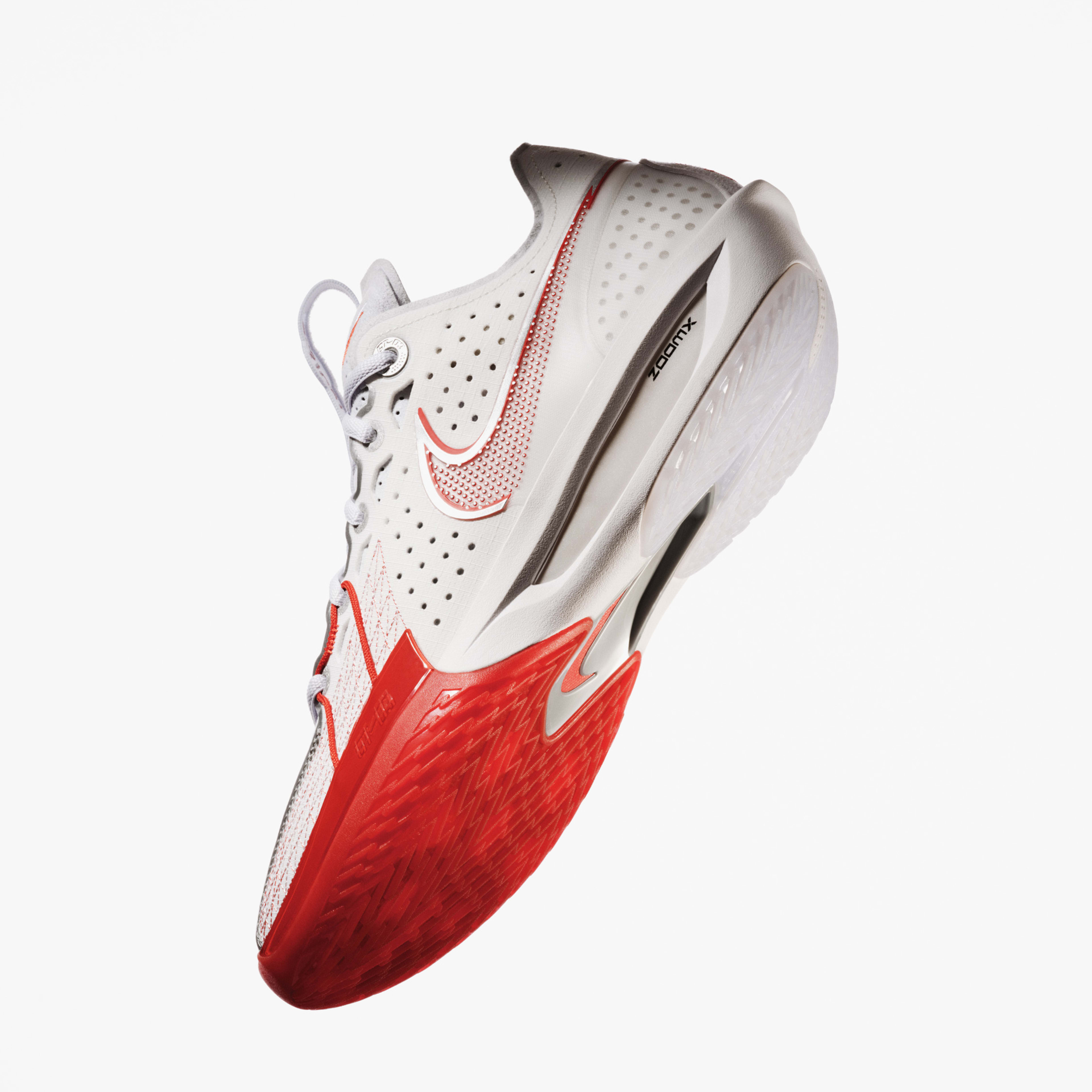 G.T. カット 3でバスケットボールシューズにNike ZoomXフォームを導入 — NIKE, Inc.