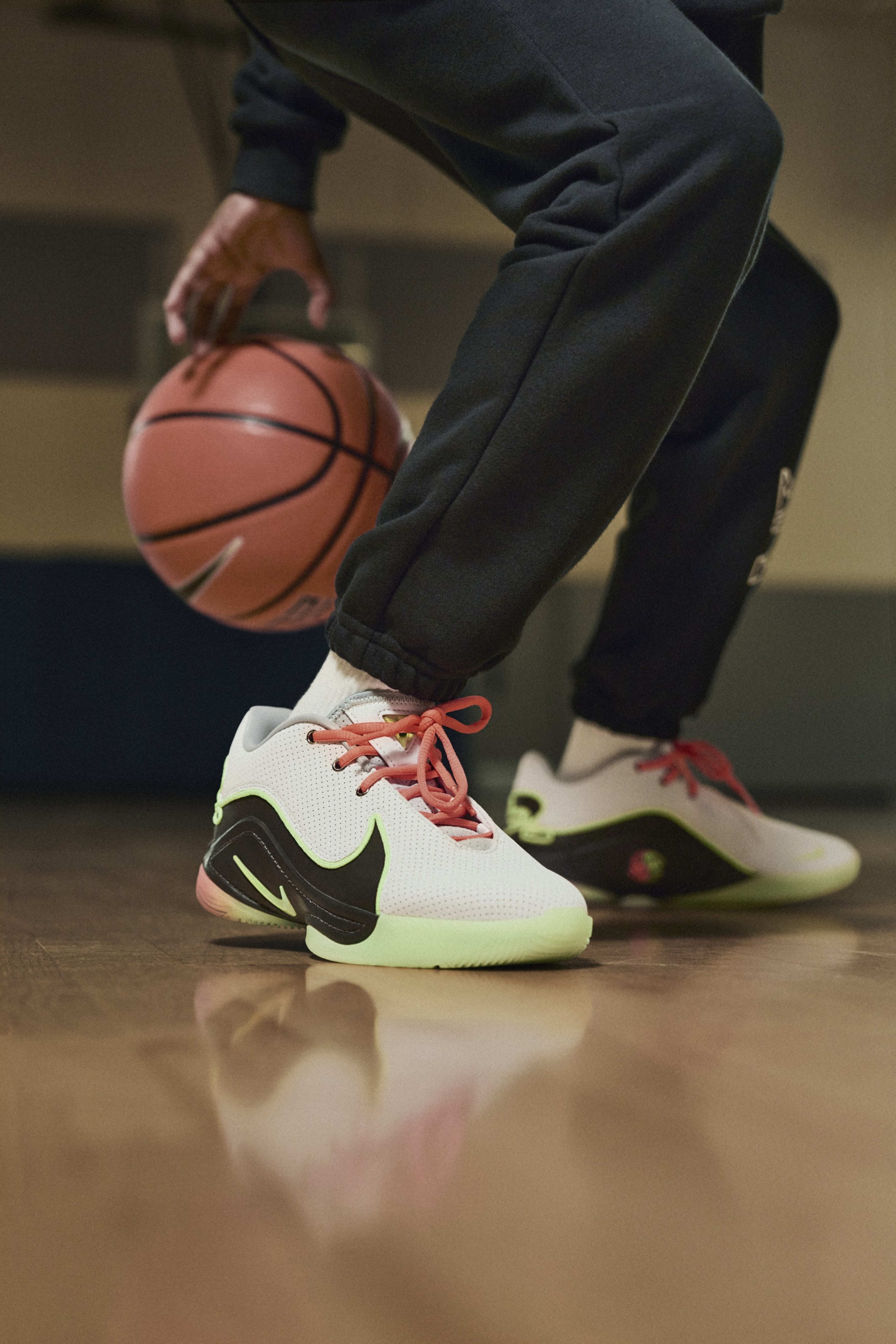Lockdown nike cheap