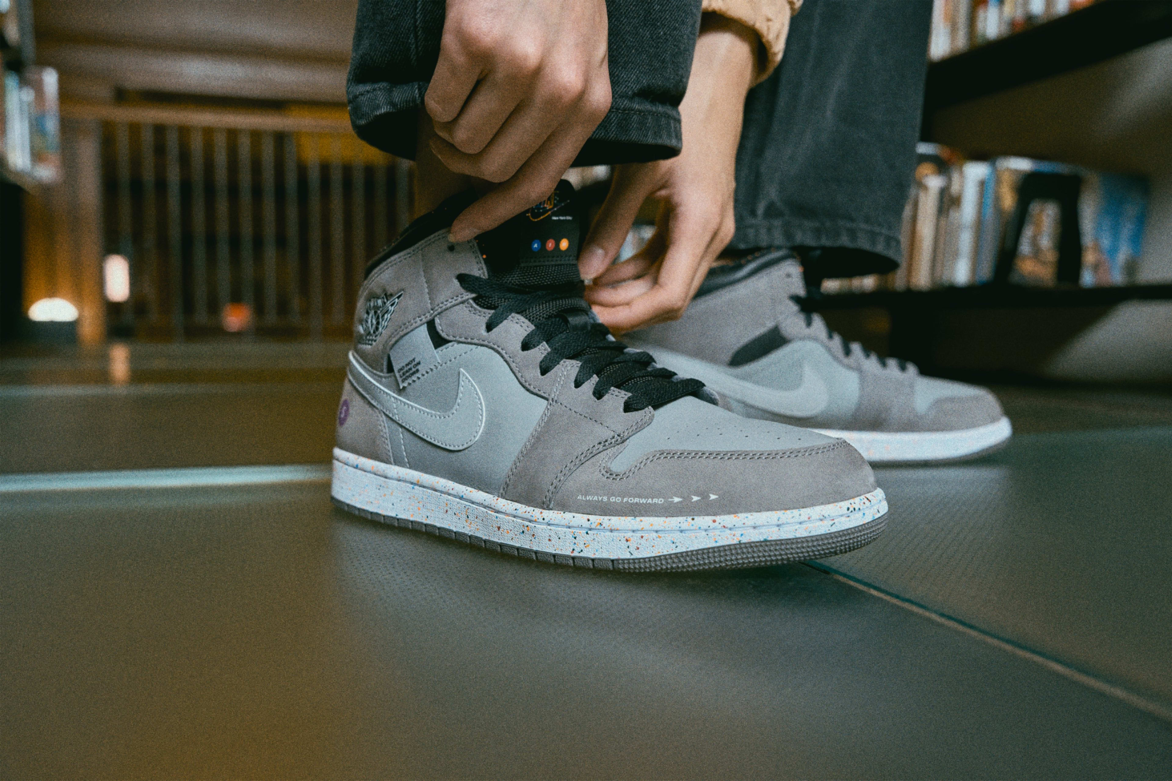 Nike jordan mid retro on sale