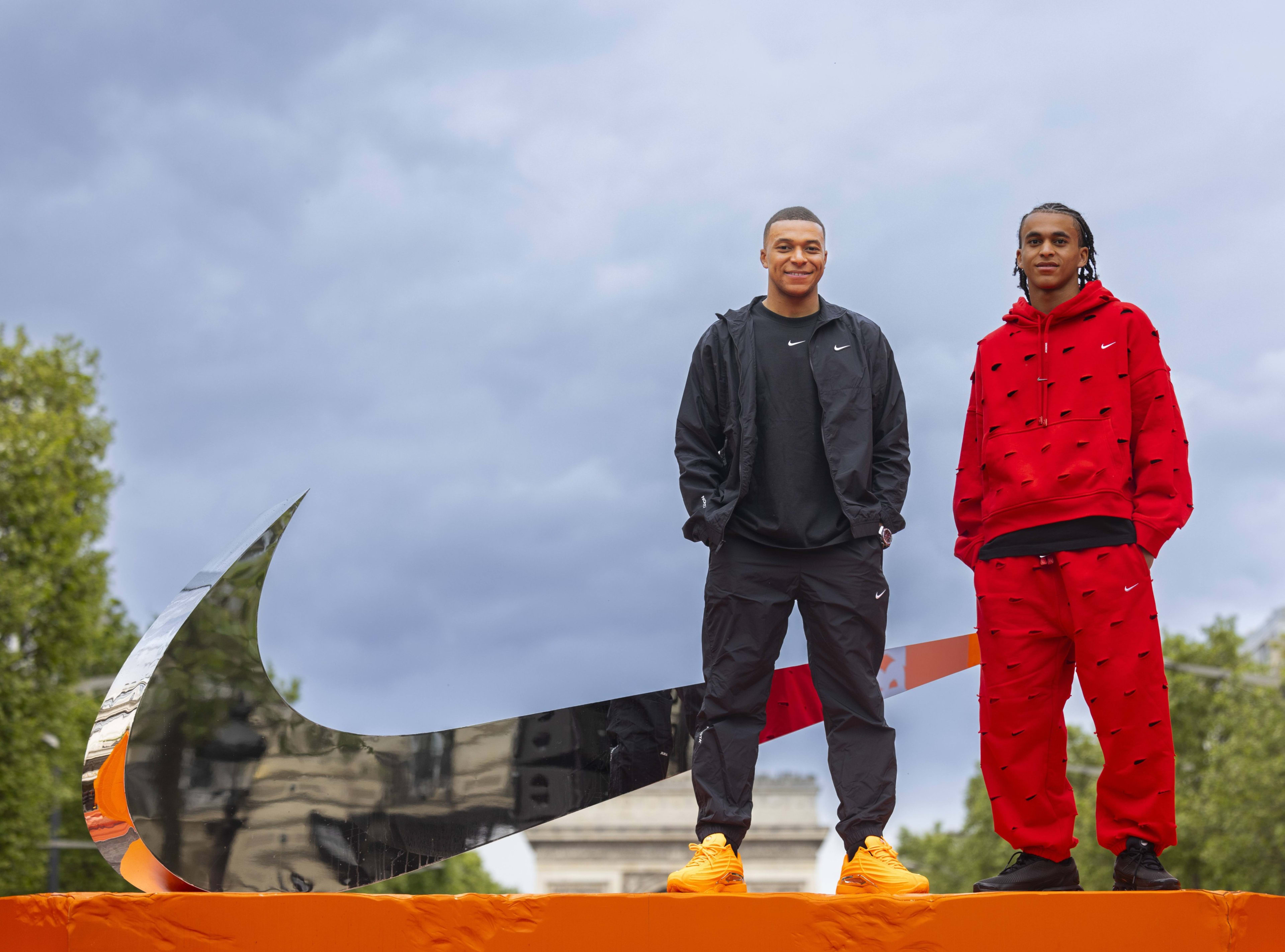 Nike kylian mbappe sales
