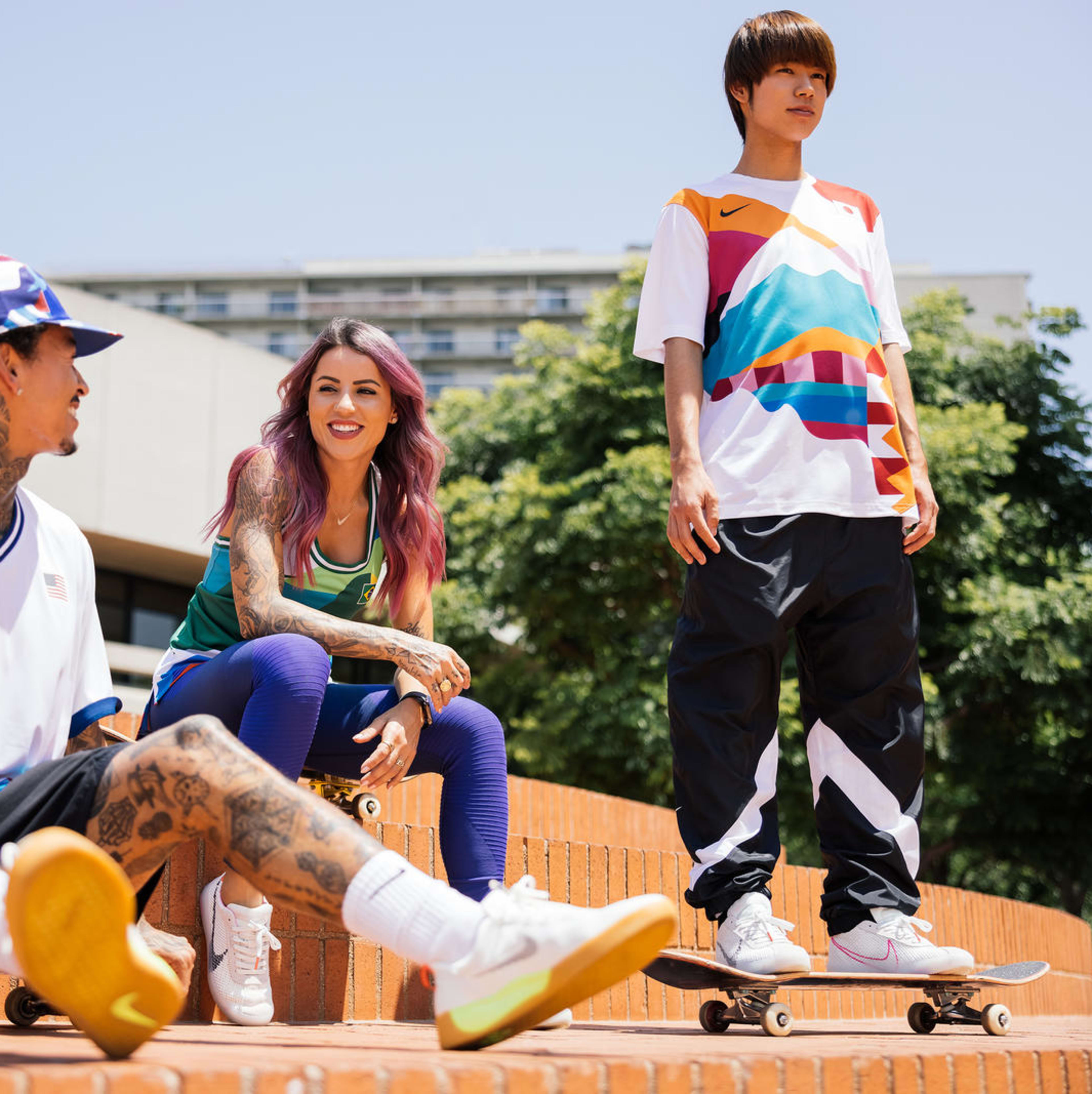 Nike skateboarder top