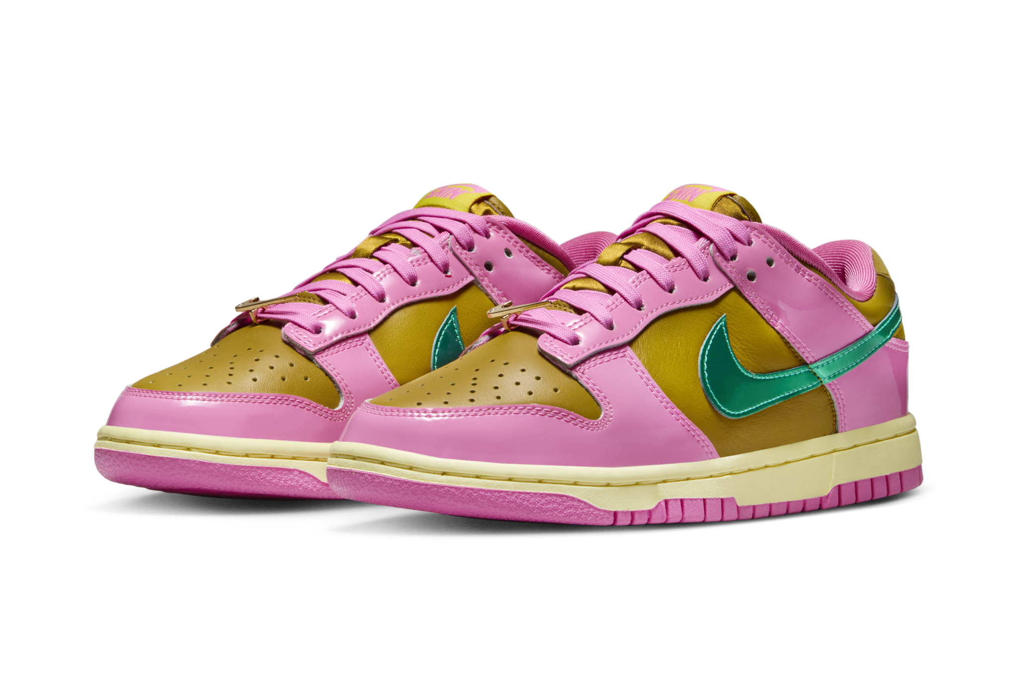 Imagenes oficiales de las Parris Goebel Nike Dunk Low NIKE Inc