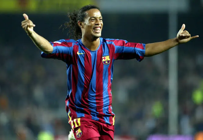 ronaldinho wearing jersey number 10