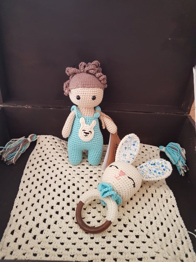 Little Lora - Image 1