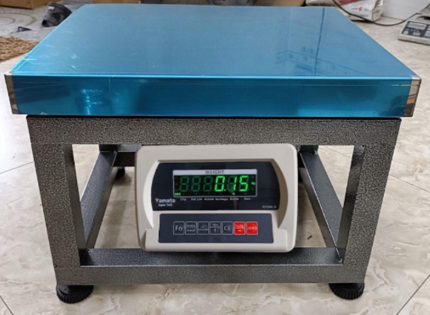 야마타 Yamata E218W-A 150kg 중량용 의자형 좌식 전자 플랫폼 저울 (최대 150kg 정밀도 20g / 고선명 LCD 인디케이터 / 스테인리스 짐판)