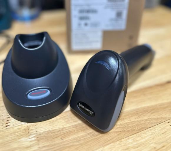 Honeywell Voyager XP 1472g Wireless Bluetooth 2D Area-Imaging Barcode Scanner