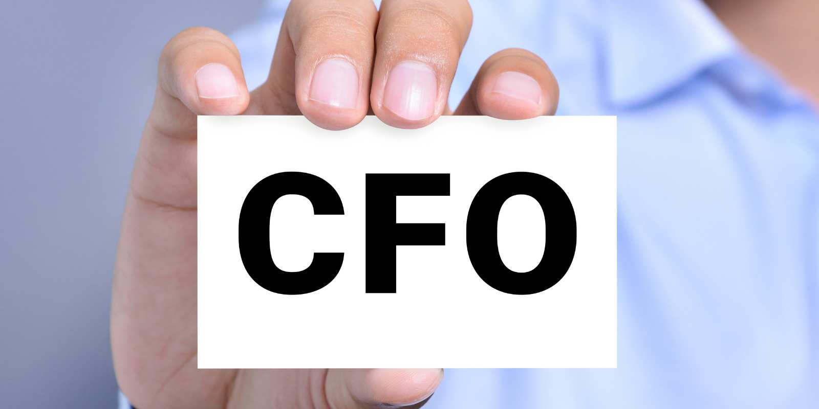 Tableau de bord financier avec indicateurs clés pour un directeur financier