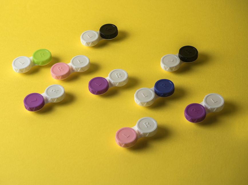 Dailies vs. Monthlies: Choose the Right Contact Lenses