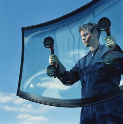 Master Auto Glass Corp. - Replacing a Windshield