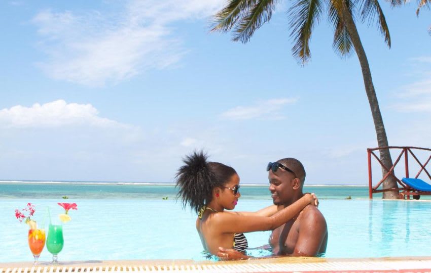 Voyager Beach Resort thumbnail 2